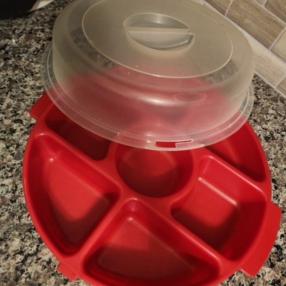 Rubbermaid Kitchen Rubbermaid Separated Serving Container Poshmark